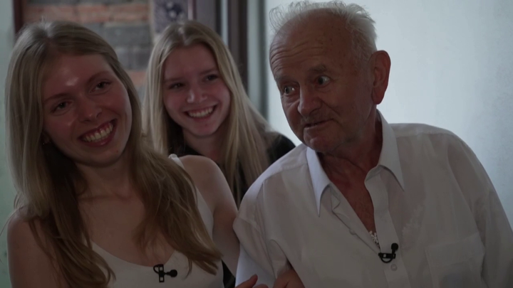 V siedmom nebi - Mirka a Sára